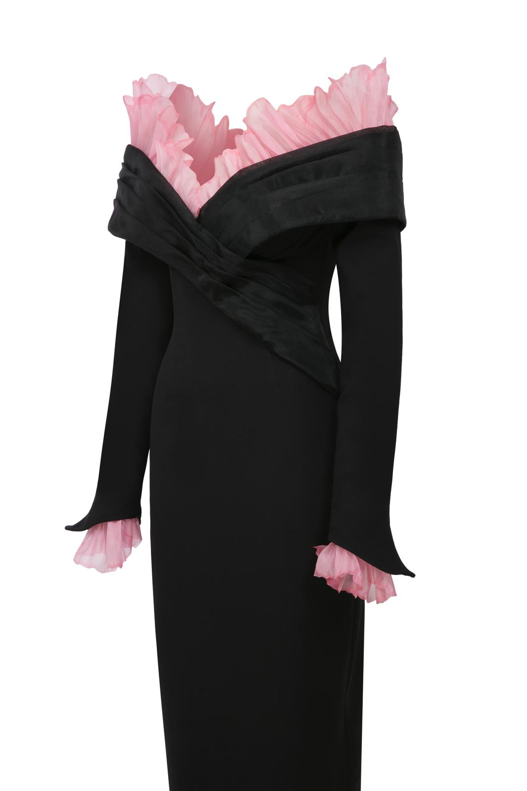 【THE DRESS #25】 foufou
ベロアフレアスカート The Row Tetzi Dress in Black | FWRD